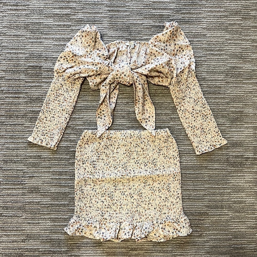 NWOT Love Tree Cropped Tie Top w/ Ruffle Skirt